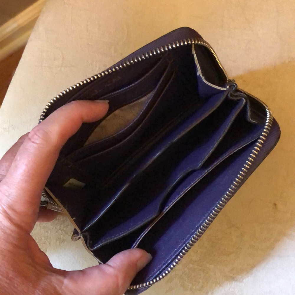 Michael Kors plum wristlet in great condition - Picture 5 of 8